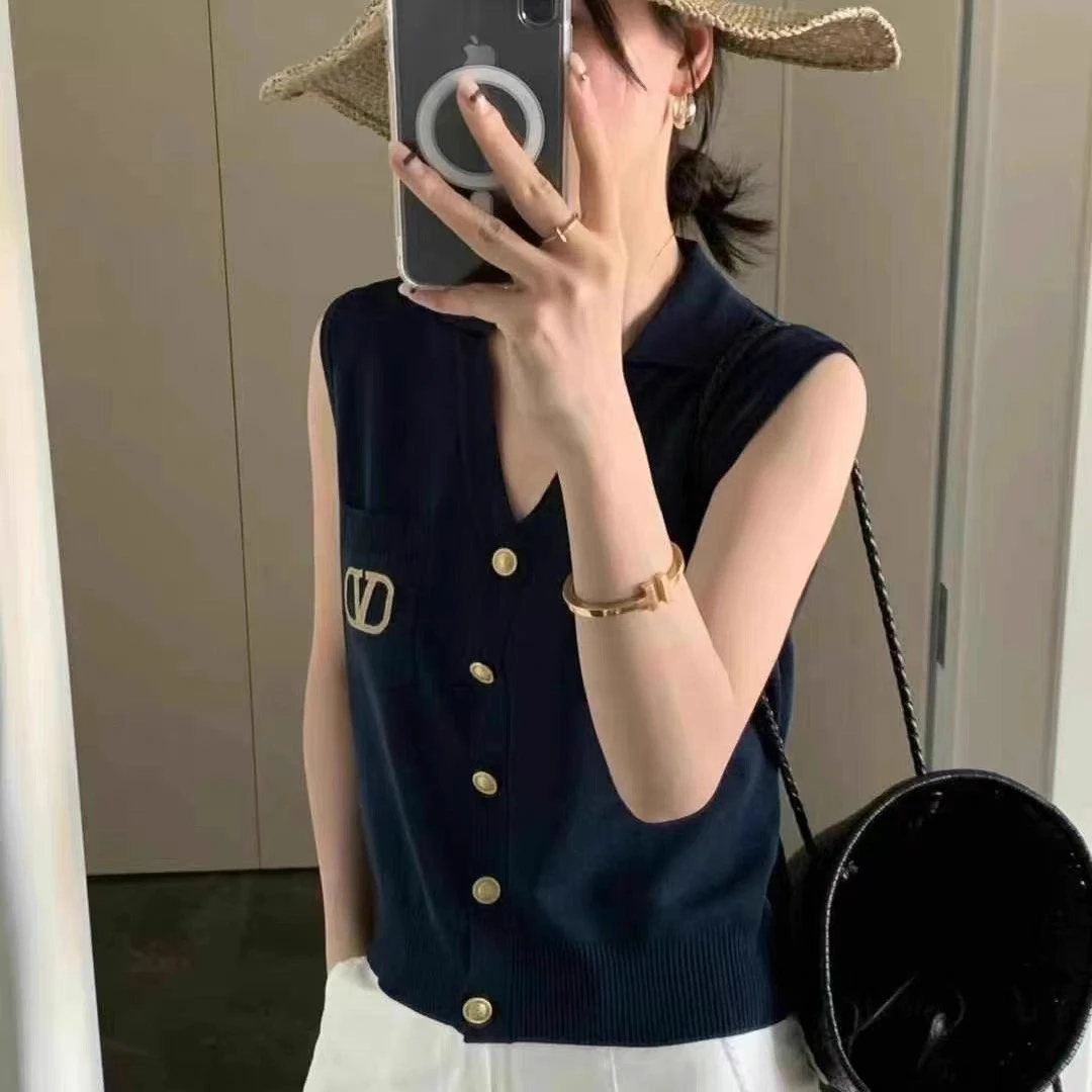 青青家 金线字母针织开衫背心（介意手洗）