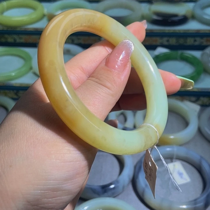 和田玉且末糖黄口59未镶嵌