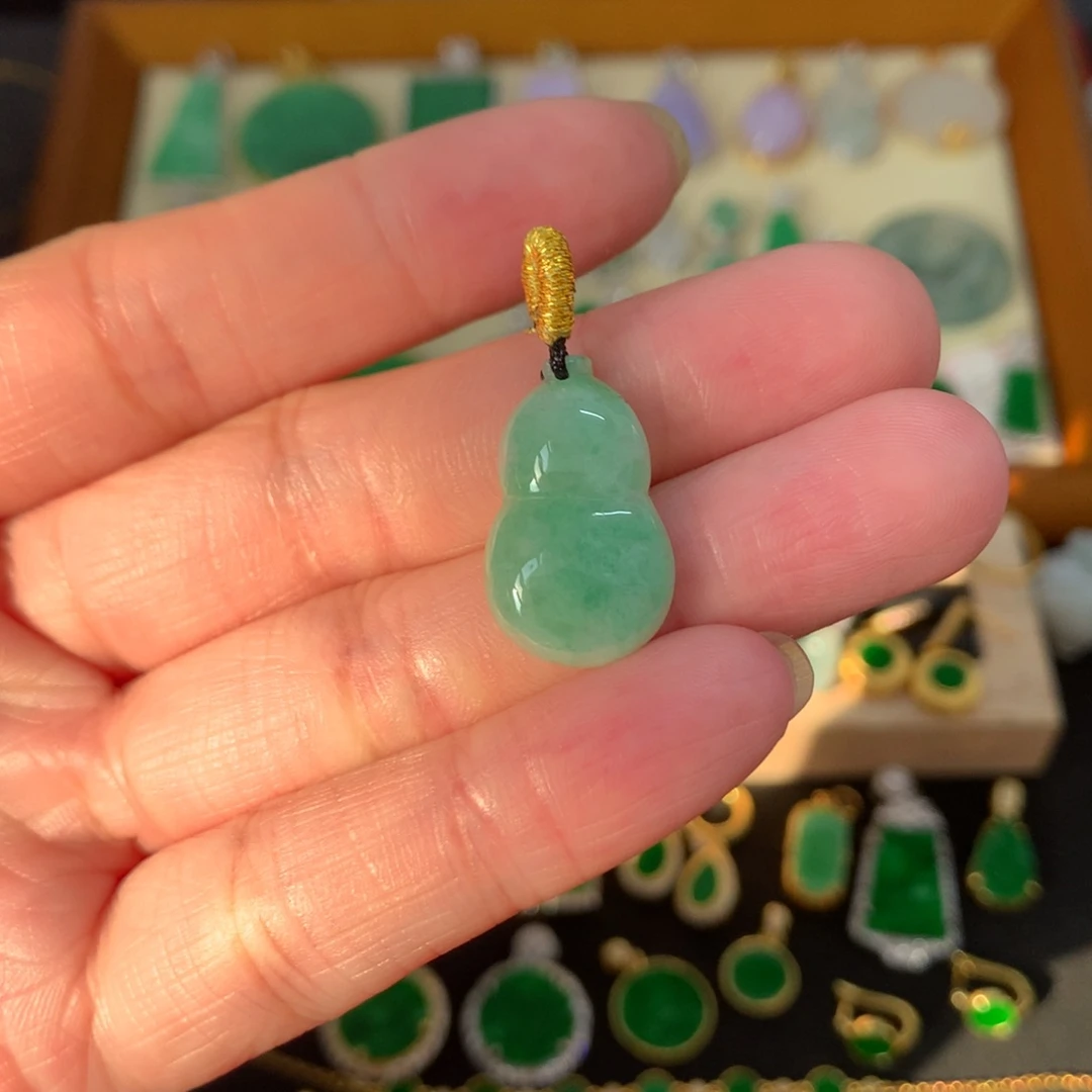 翡翠未镶嵌吊坠(不含链)有纹裂