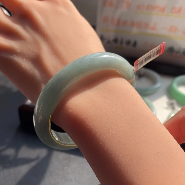 翡翠未镶嵌手镯10