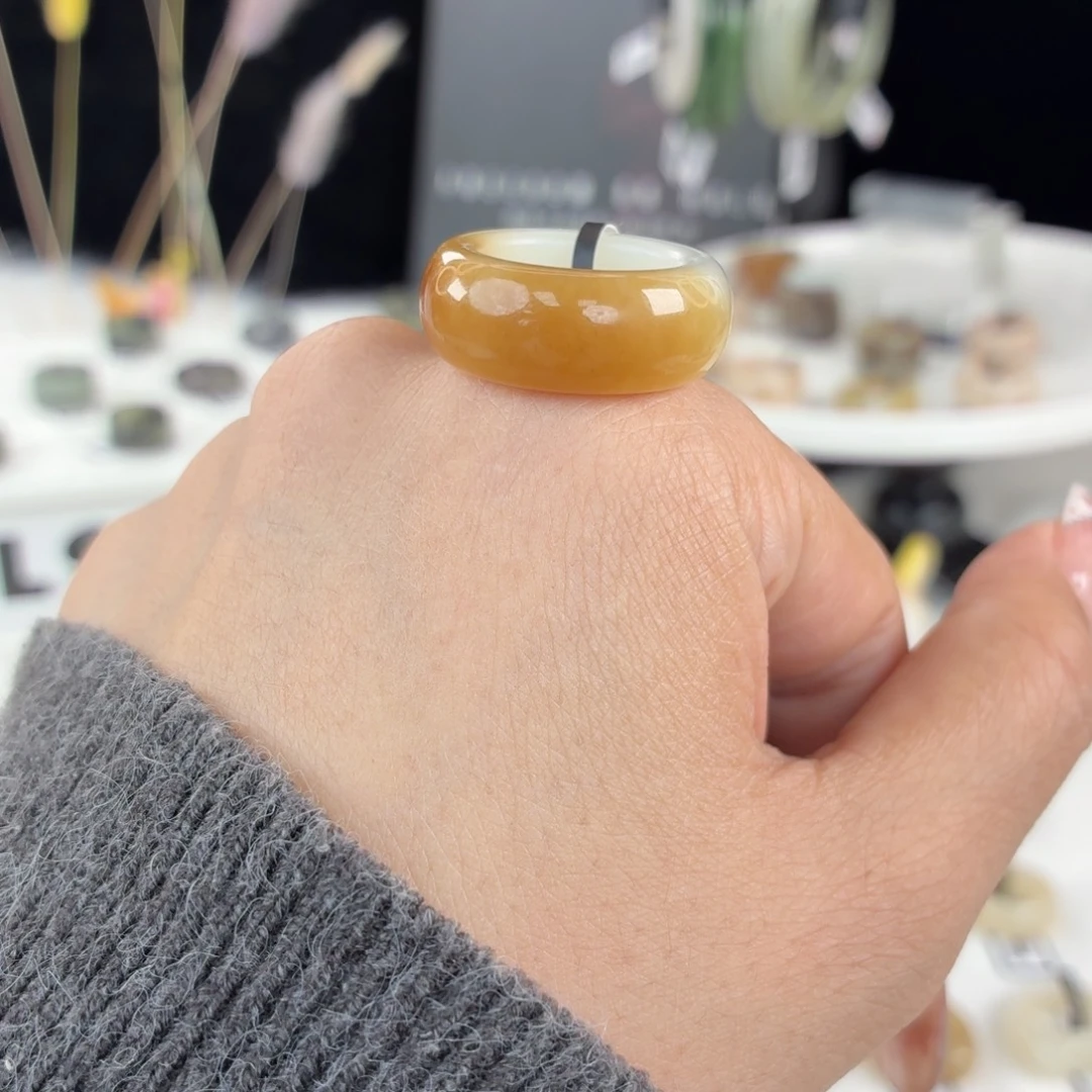 和田玉未镶嵌戒指i70半糖轮胎16.1不退换