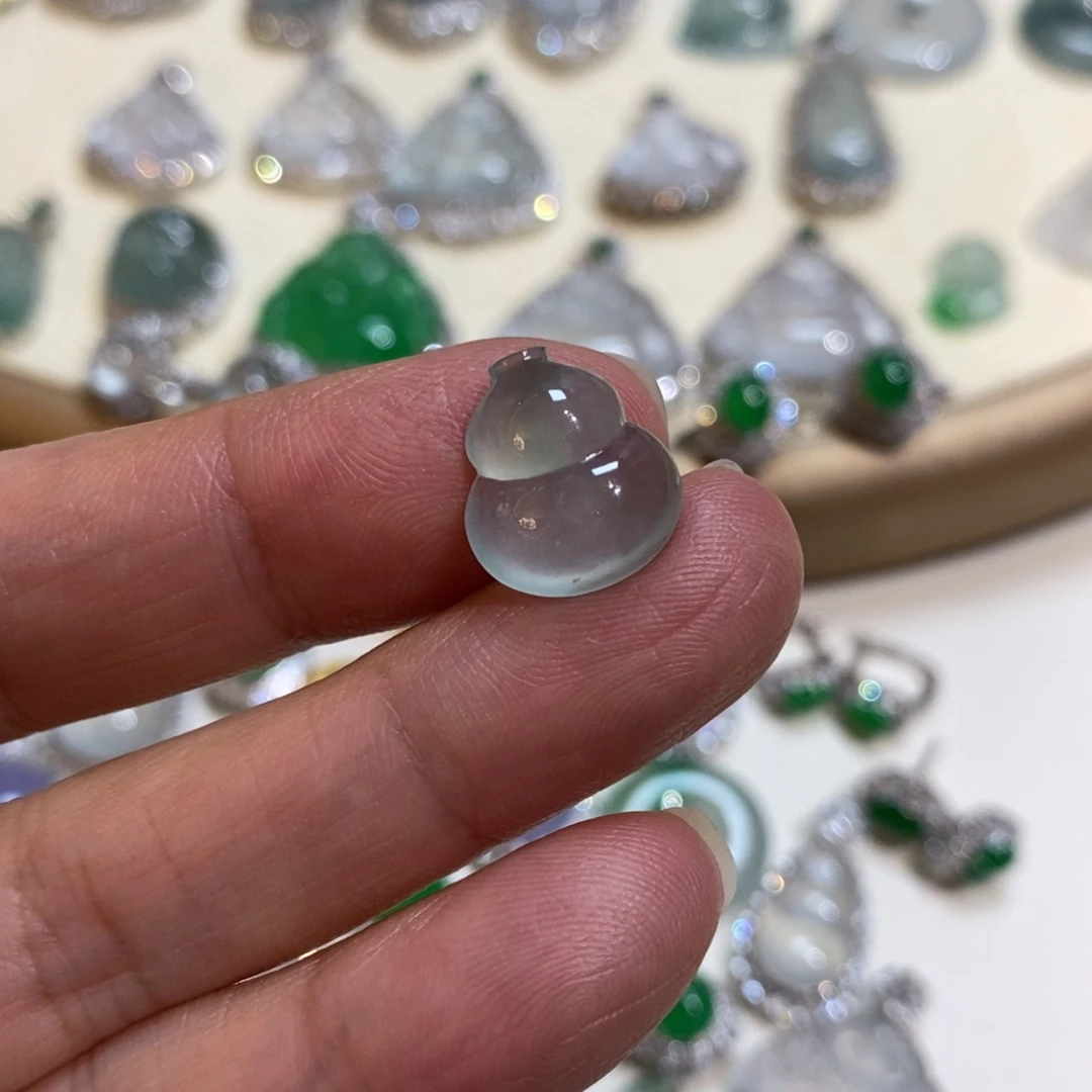 翡翠未镶嵌吊坠(不含链)葫芦