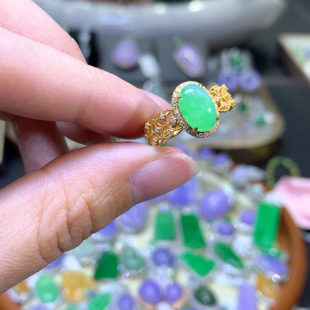 【闪购商品】翡翠颈饰18K金镶嵌翡翠吊坠项链