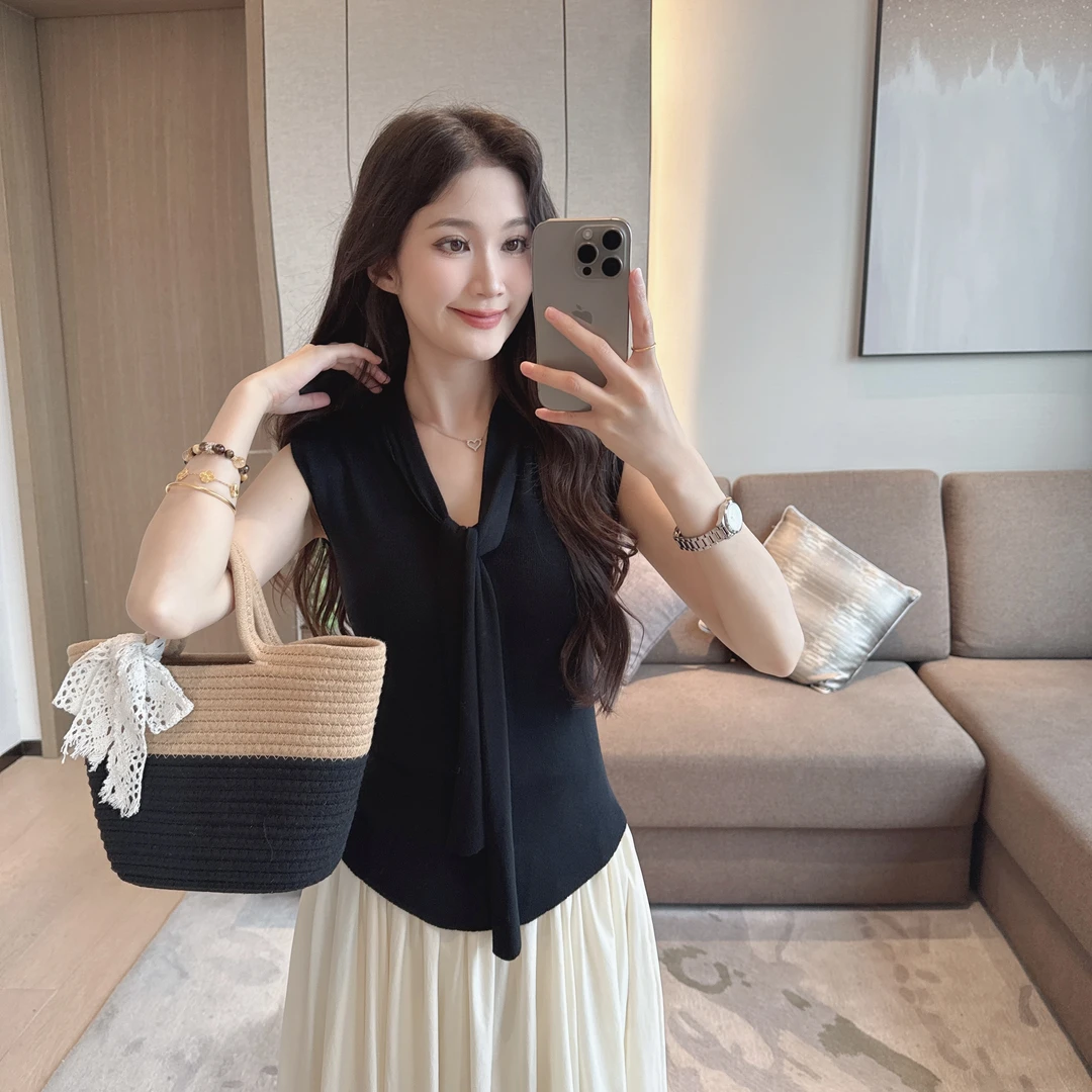 2025气质优雅V领设计感新款短袖正肩绑带别致针织冰丝上衣#3023