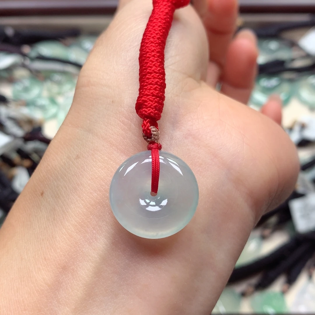 翡翠未镶嵌颈饰平安扣