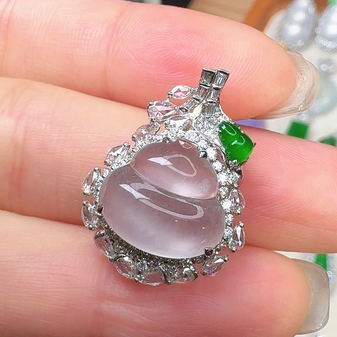 翡翠18K金镶嵌颈饰玻璃种葫芦