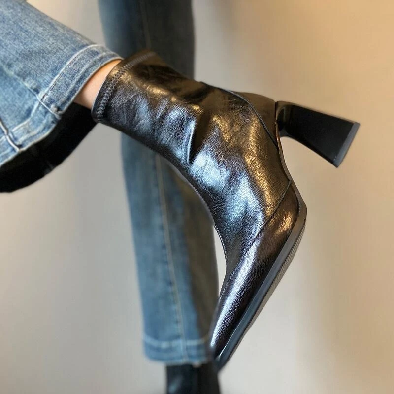 7cm尖头软皮瘦瘦靴高跟显瘦短靴女侧拉链气质感粗跟靴子秋冬新款