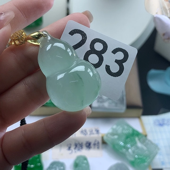 吊坠(赠链)未镶嵌翡翠