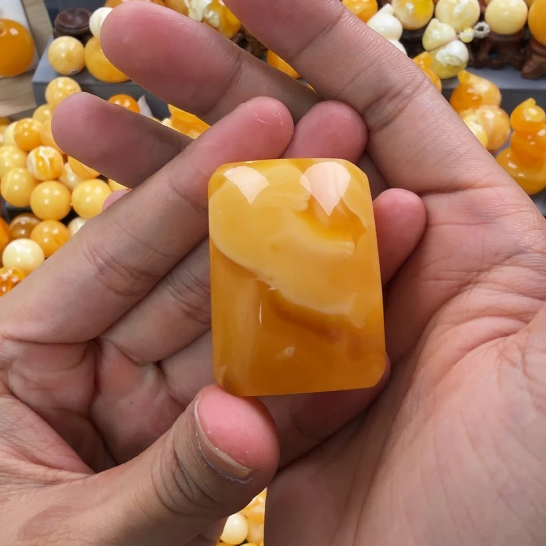 琥珀未镶嵌珠宝奇石