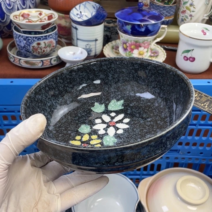 他家瓷器真美…开播的