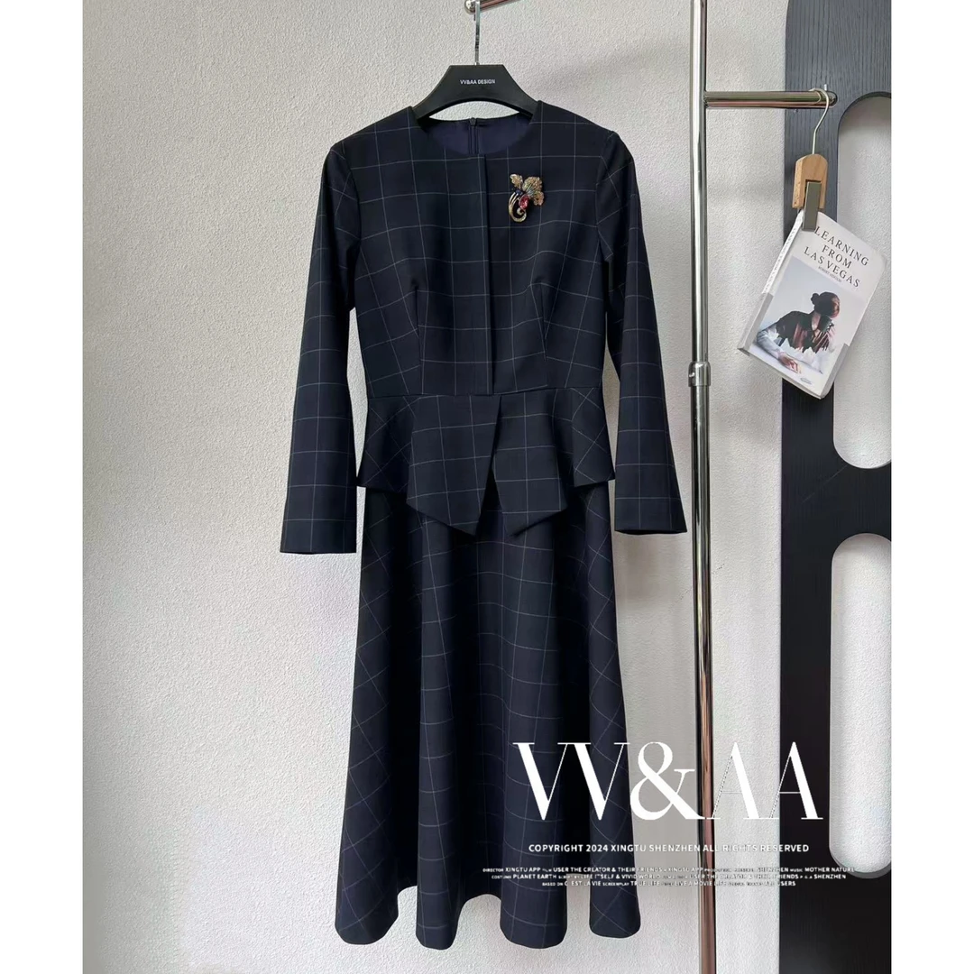 VV&AA  假两件复古格纹大裙摆圆领连衣裙（后拉链 配胸针）YJ58058