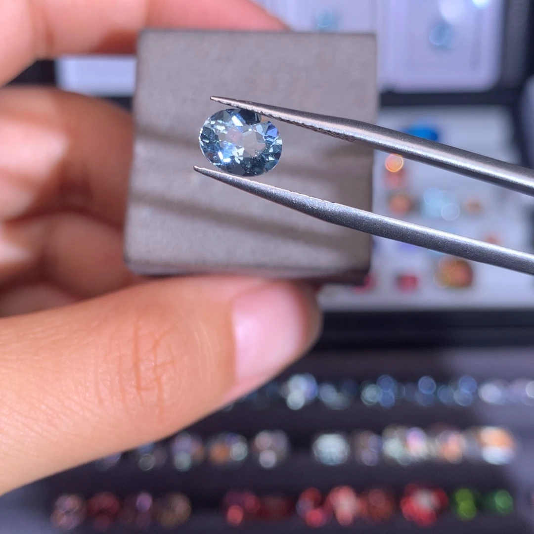 海蓝宝石笔搁未镶嵌1.18ct