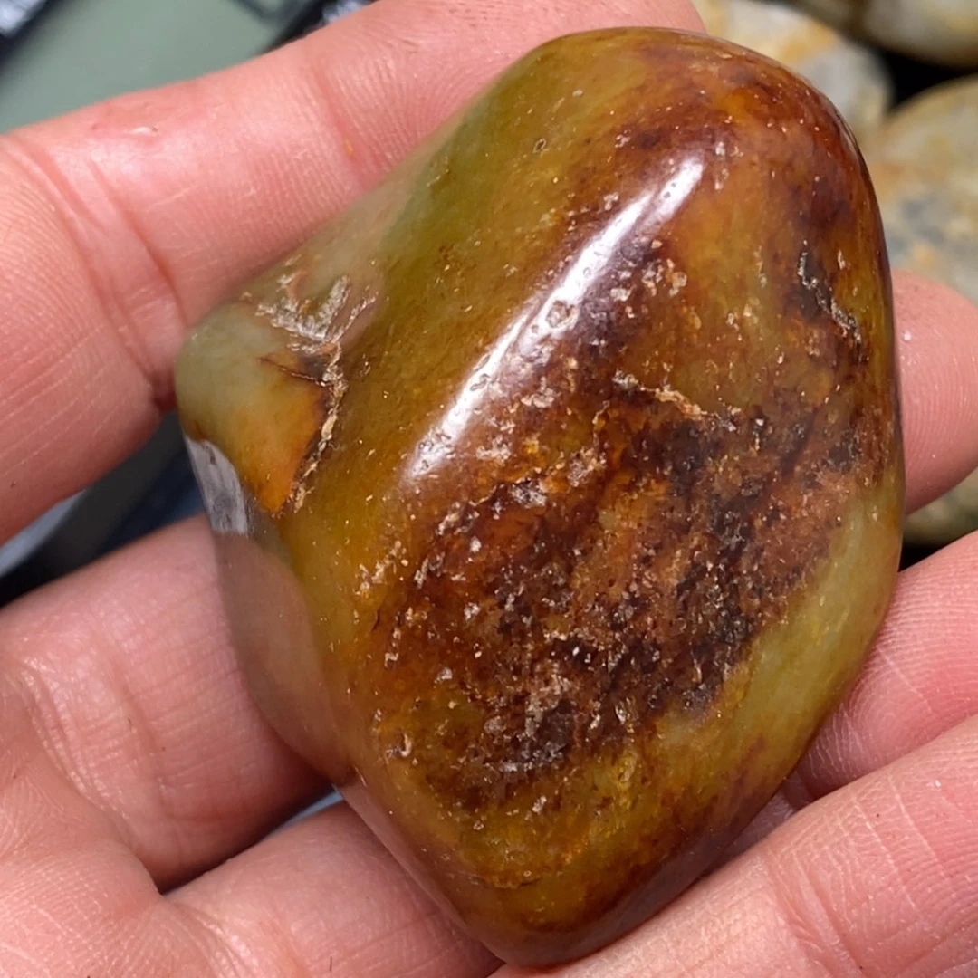 和田玉挂件足铂镶嵌