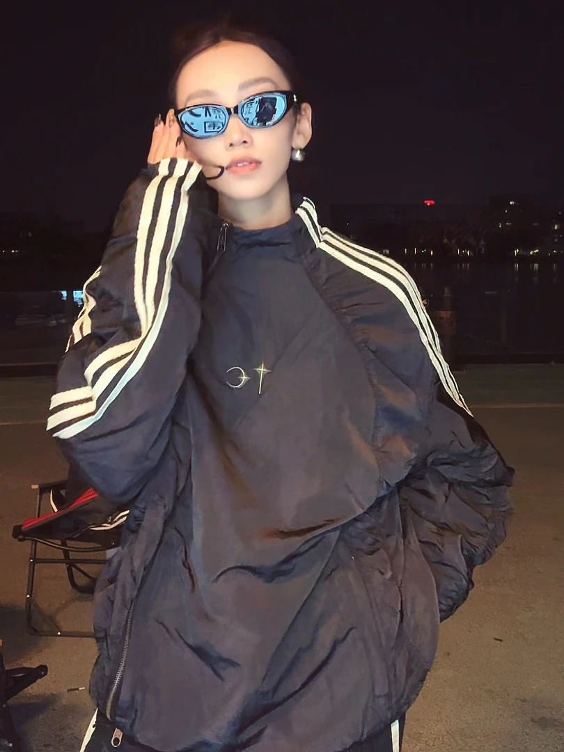 Bonnie杨 潮牌联名款新款衍缝冲锋衣A355