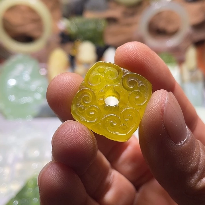 蛇纹石玉未镶嵌珠宝奇石