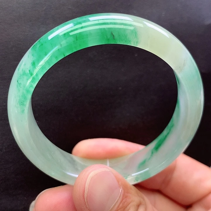 石英质玉未镶嵌手镯