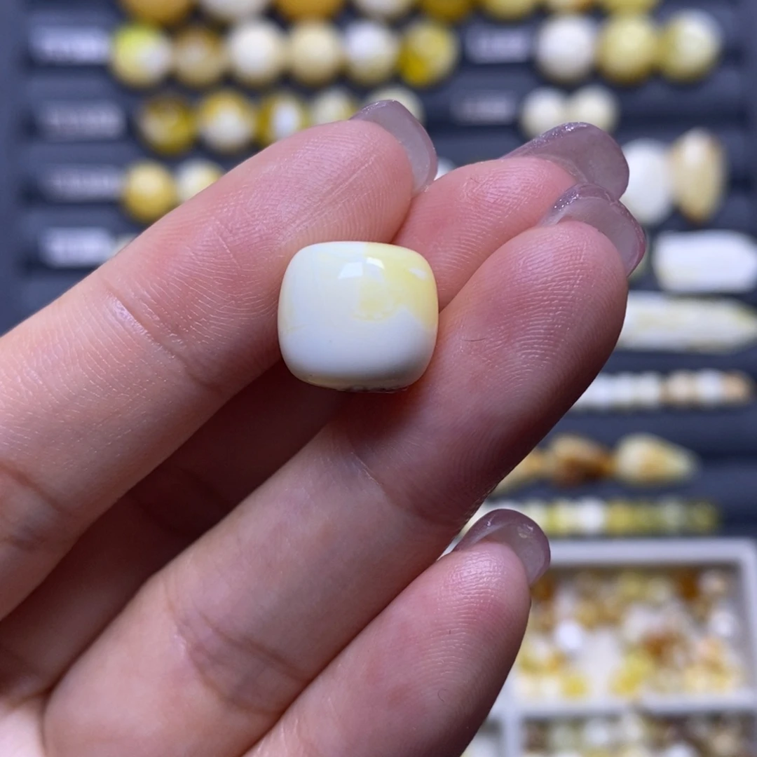 蜜蜡未镶嵌珠宝奇石橘底瓷白妖花老型12.3*11.1mm