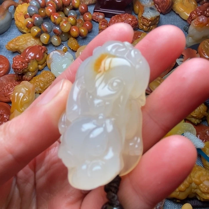 石英质玉（黄龙玉）合金颈饰