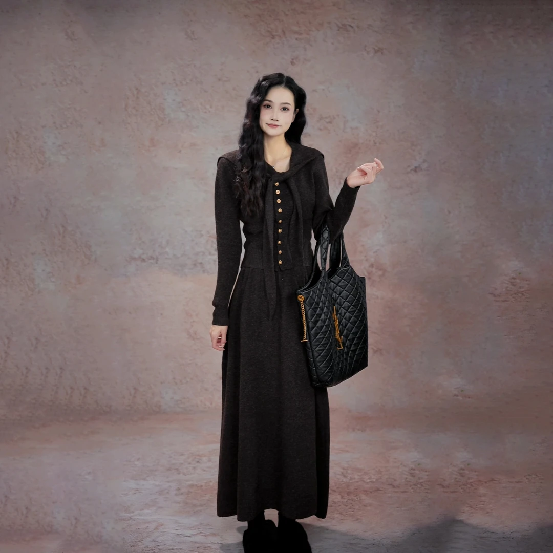 韩系时尚方领披肩长袖针织衫女2026冬季新款显瘦气质淑女风毛衣