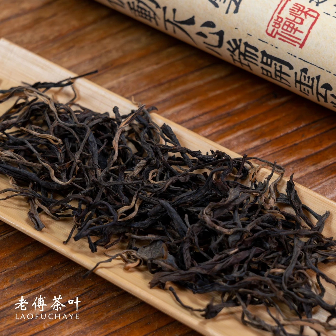 2017年 滑竹梁子 头春头采 古树纯料 普洱生茶