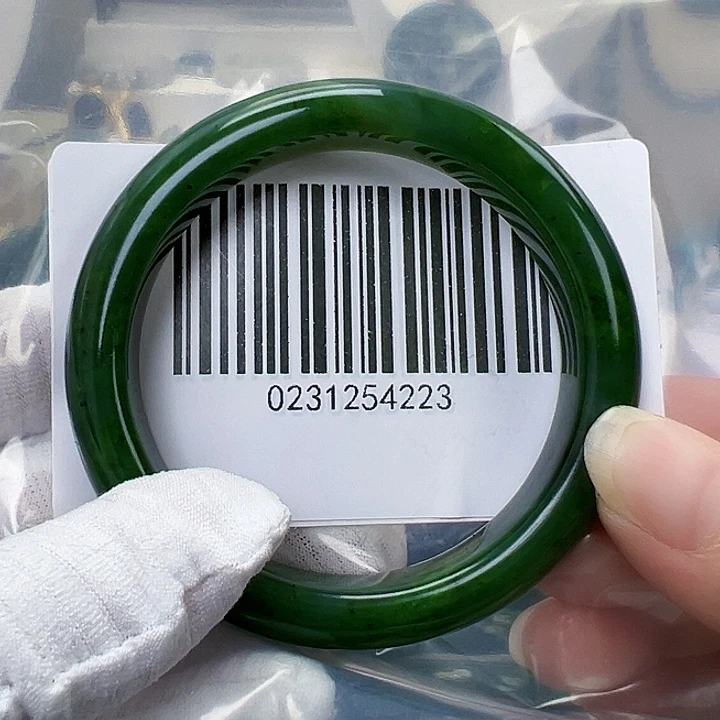 和田玉未镶嵌手镯微瑕54