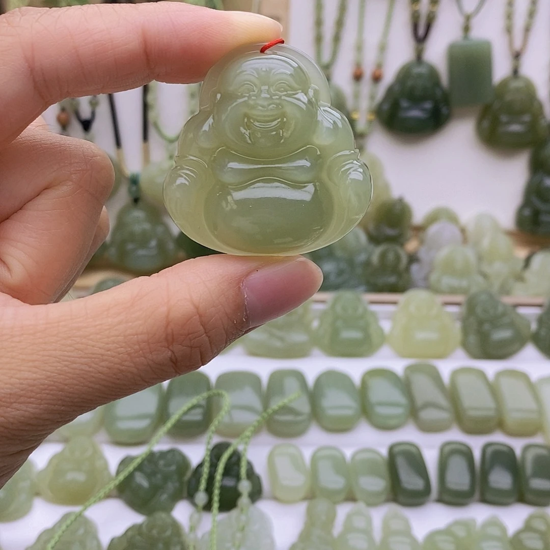 陈***妹和田玉未镶嵌颈饰