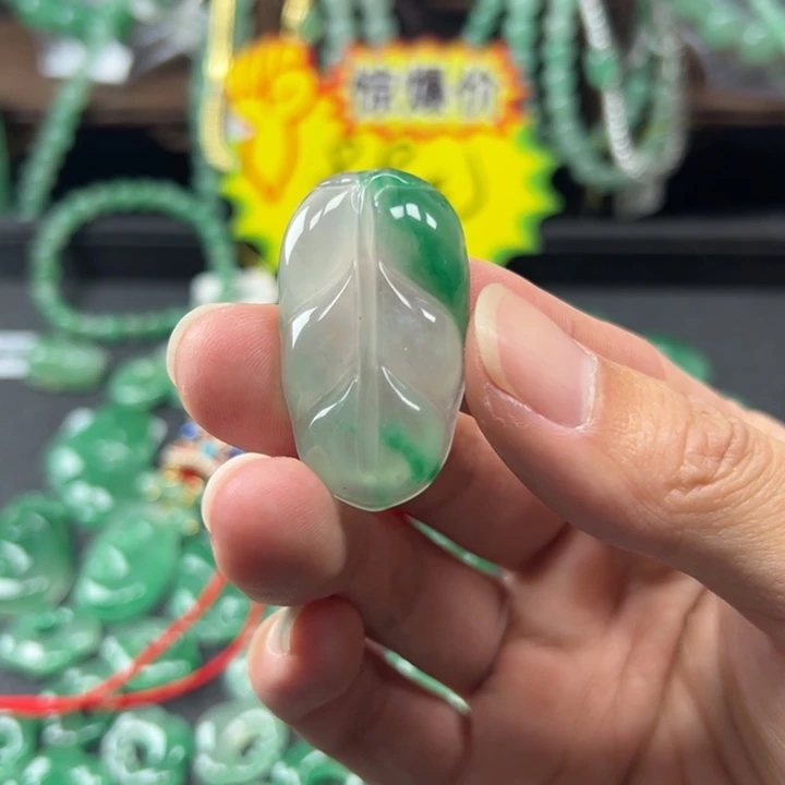 石英质玉颈饰未镶嵌