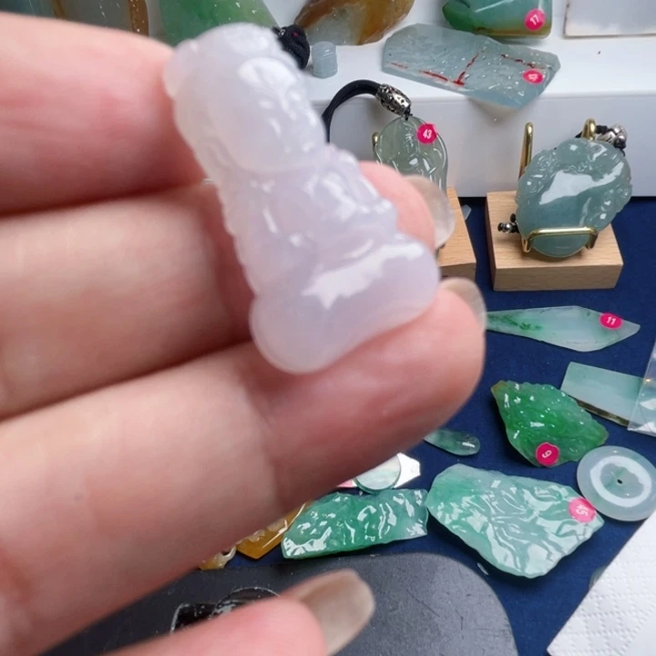 翡翠未镶嵌颈饰天然翡翠