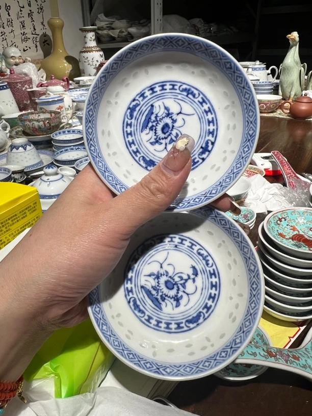 青花玲珑10公分碟子，