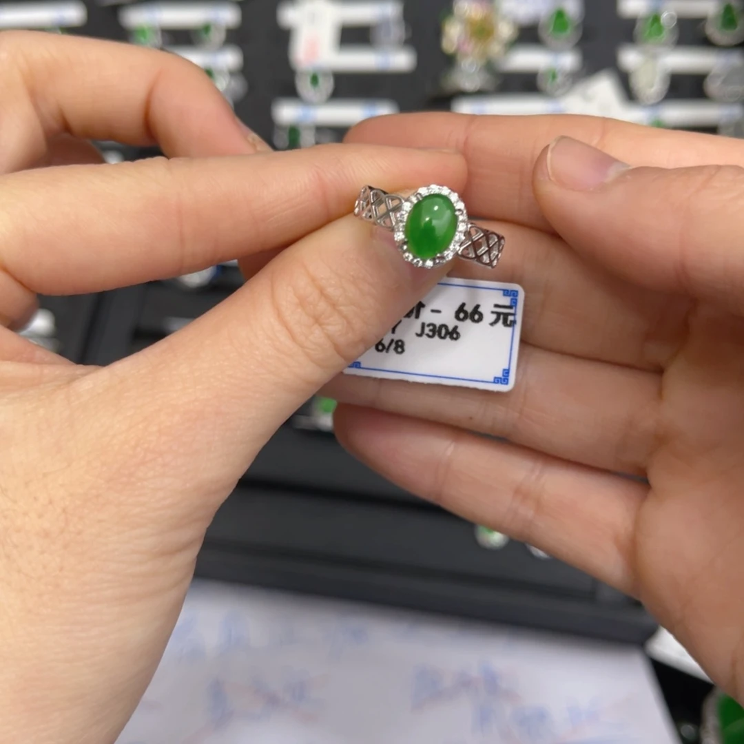 翡翠戒指银S925镶嵌翡翠戒指