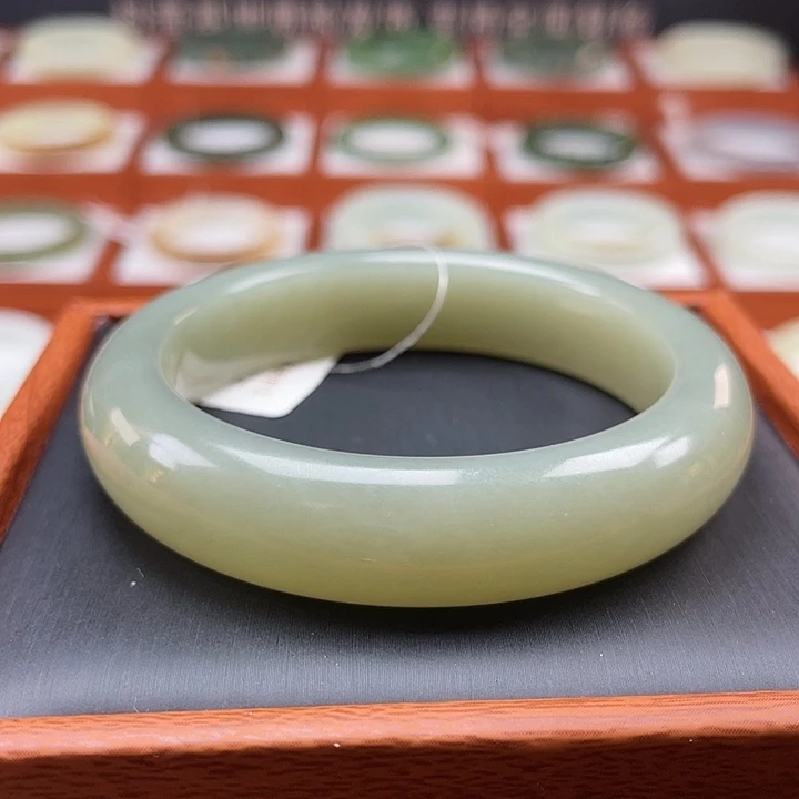 和田玉手镯未镶嵌新疆且末