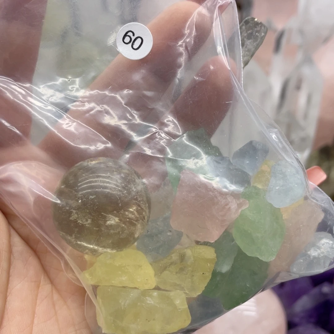 天然水晶带蓝针未镶嵌水晶60