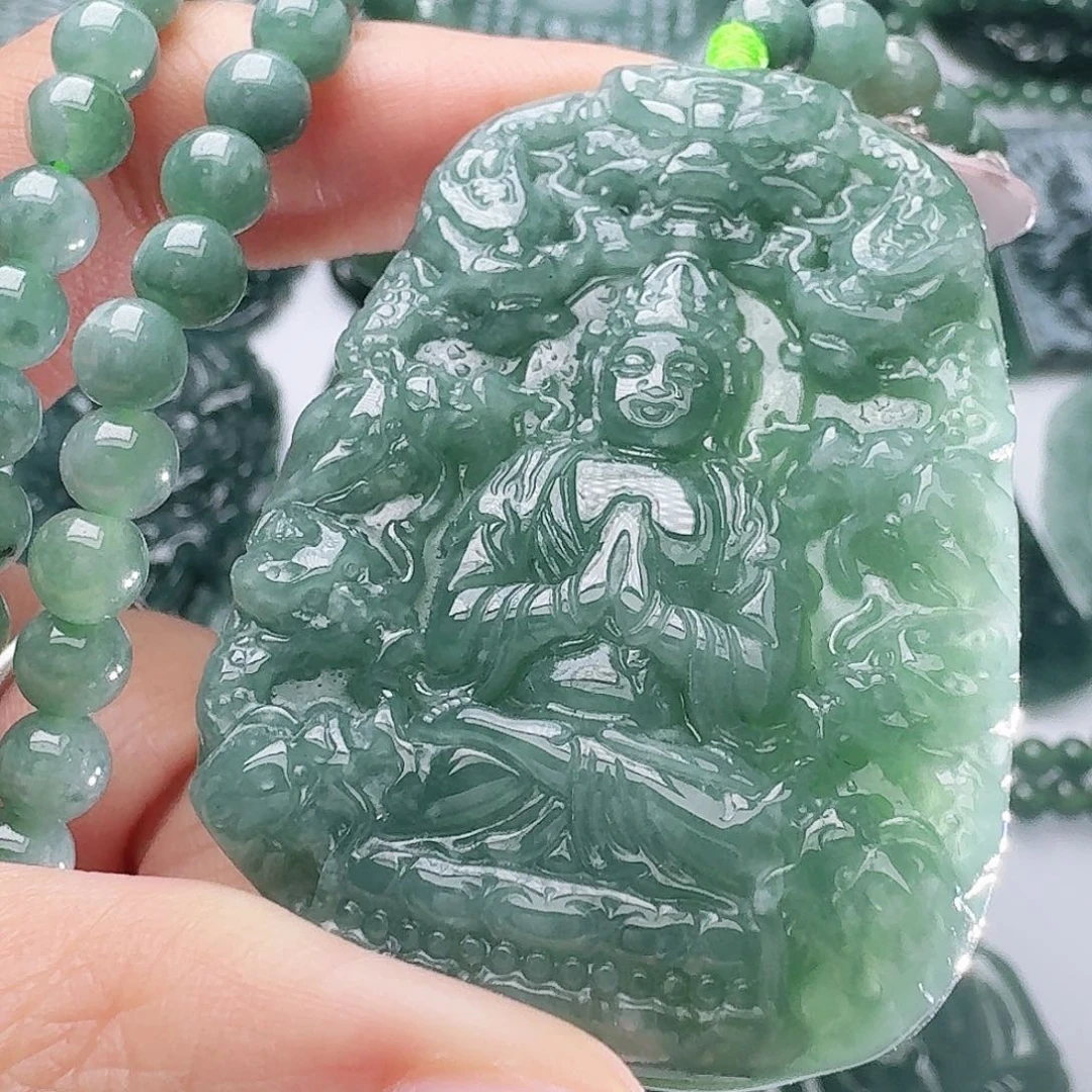 翡翠未镶嵌颈饰多样性发其一