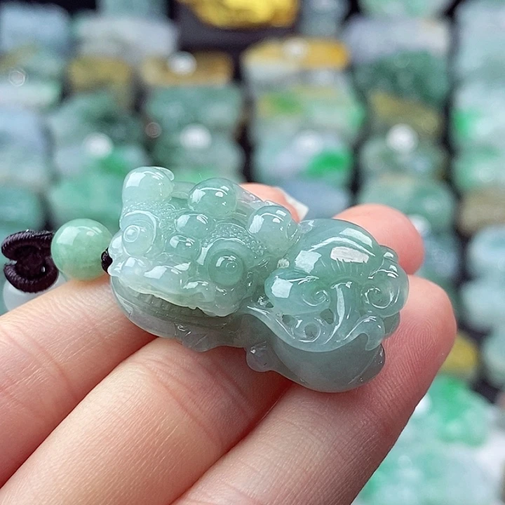 颈饰未镶嵌翡翠天然