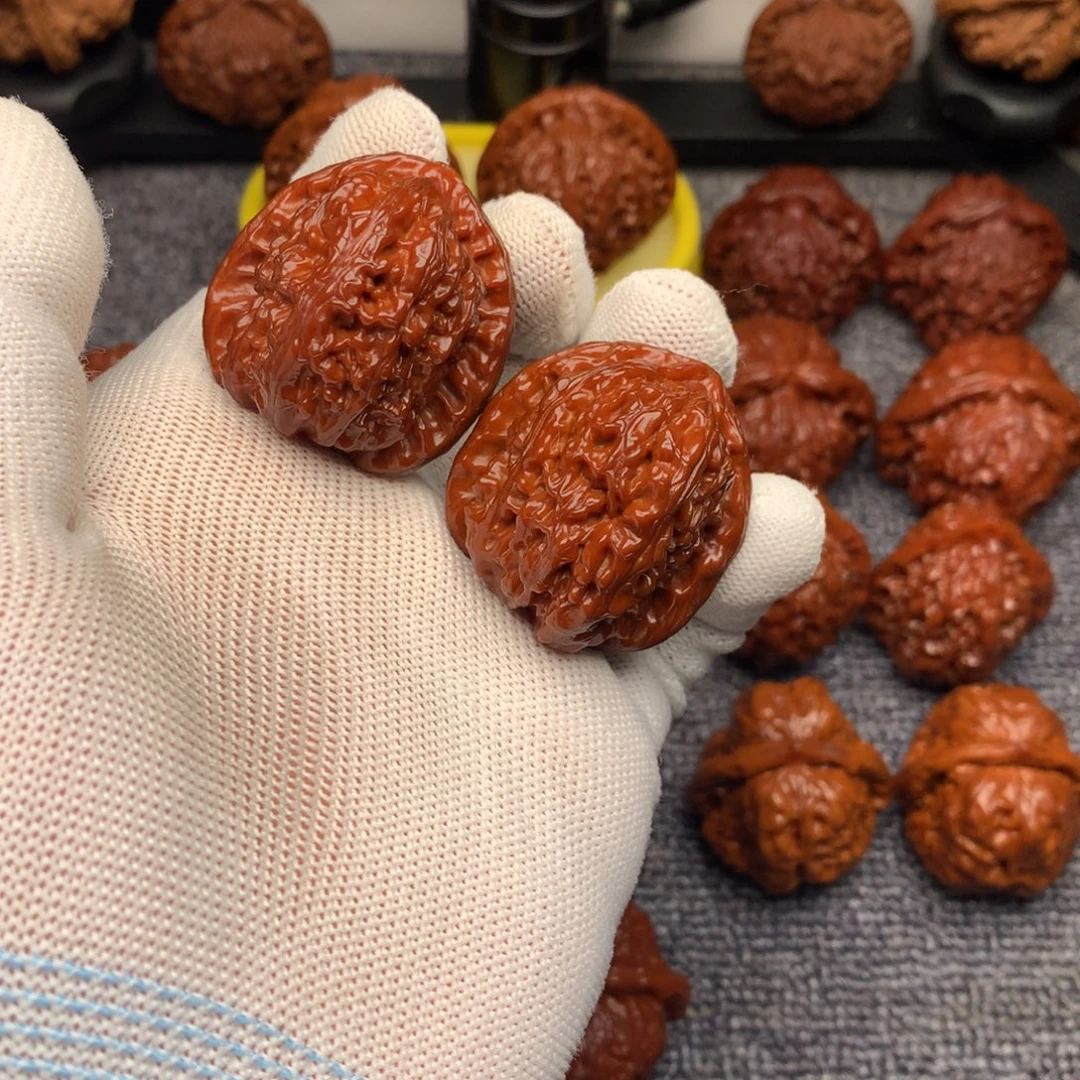 吊坠猴头核桃三角白.12.KSS#00#