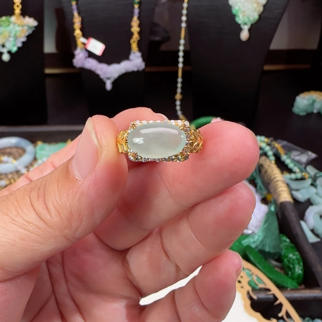 翡翠颈饰未镶嵌仿古