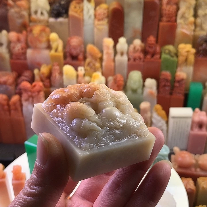 印石寿山石三龙戏珠