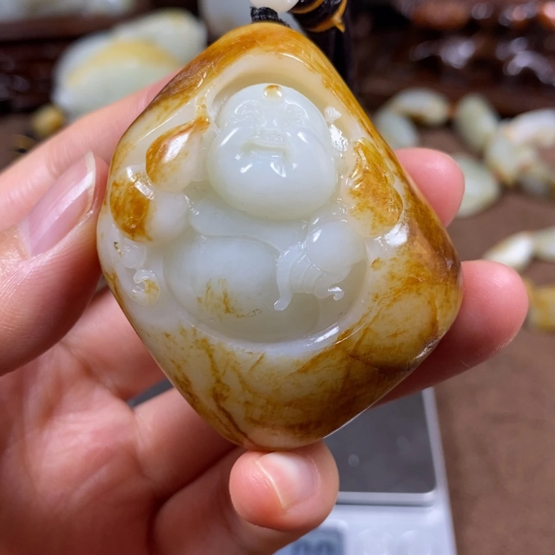 和田玉未镶嵌把件