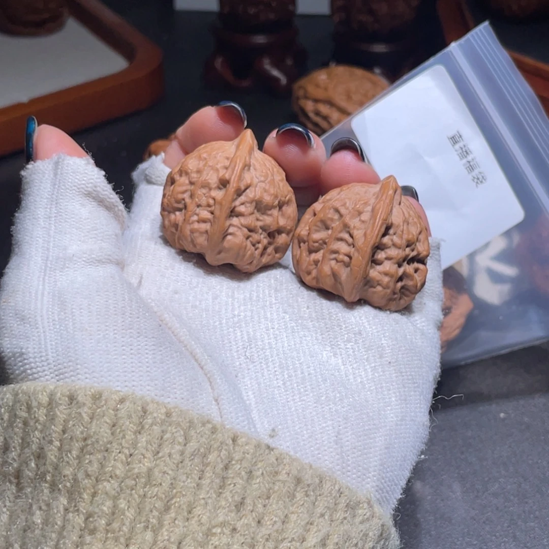 文玩核桃吊坠30.32小三角3907