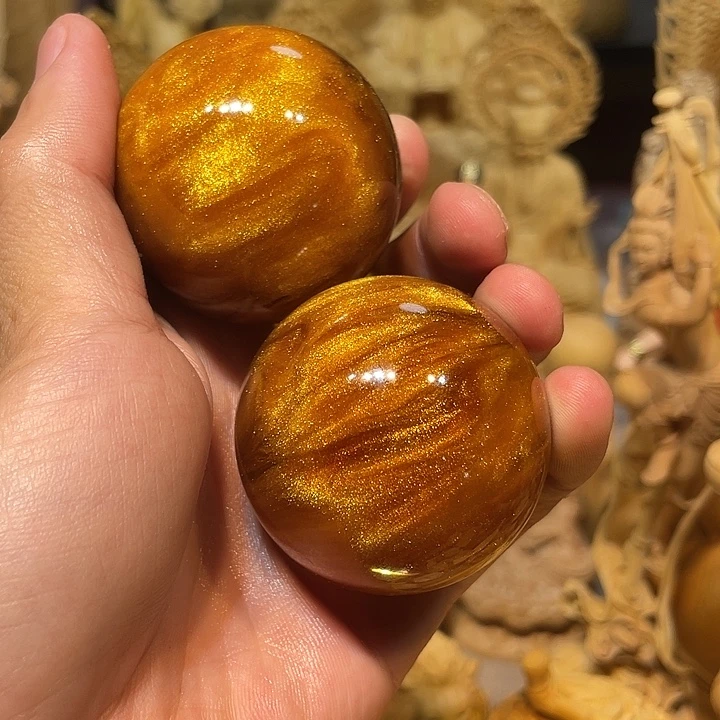 黄杨木金丝楠手球一对