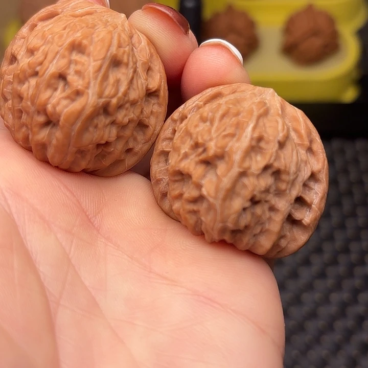 吊坠文玩核桃37红皮山地磨盘狮子头