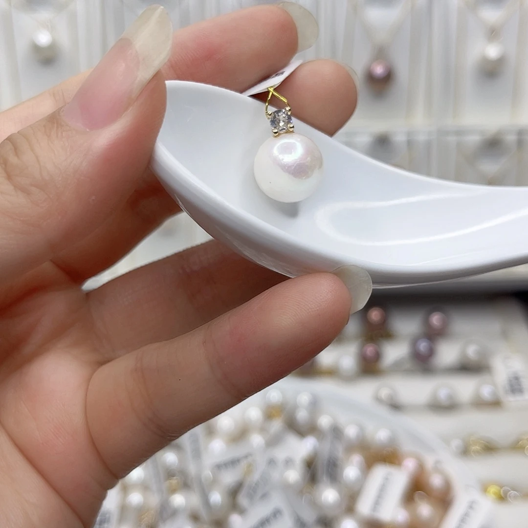 淡水珍珠合金吊坠(赠链)