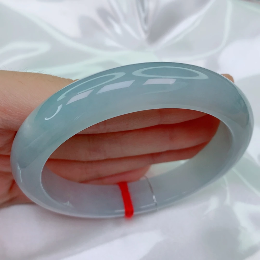 未镶嵌手镯翡翠58.3正圈，胶润淡蓝