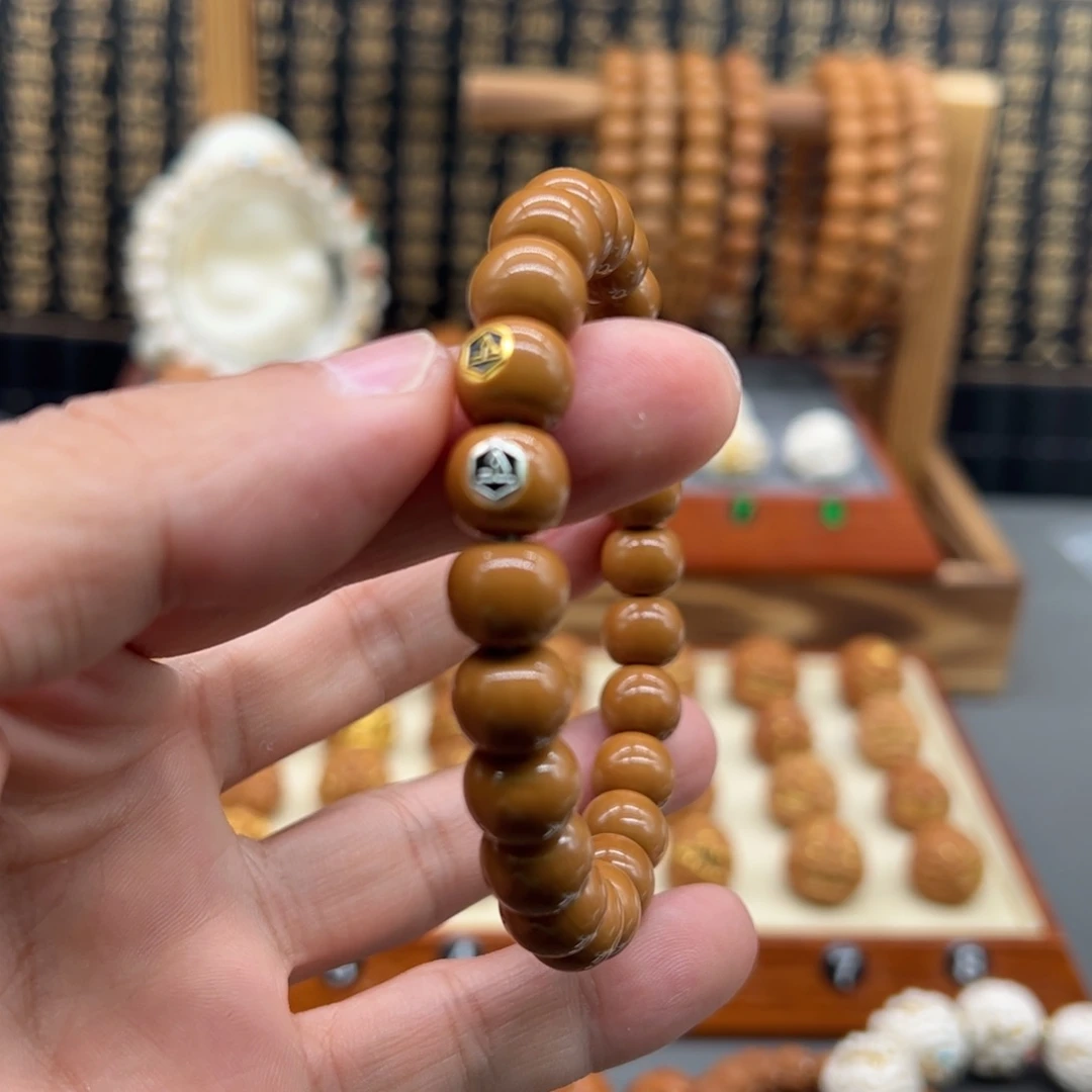 猴头核桃吊坠哥****。老型手串