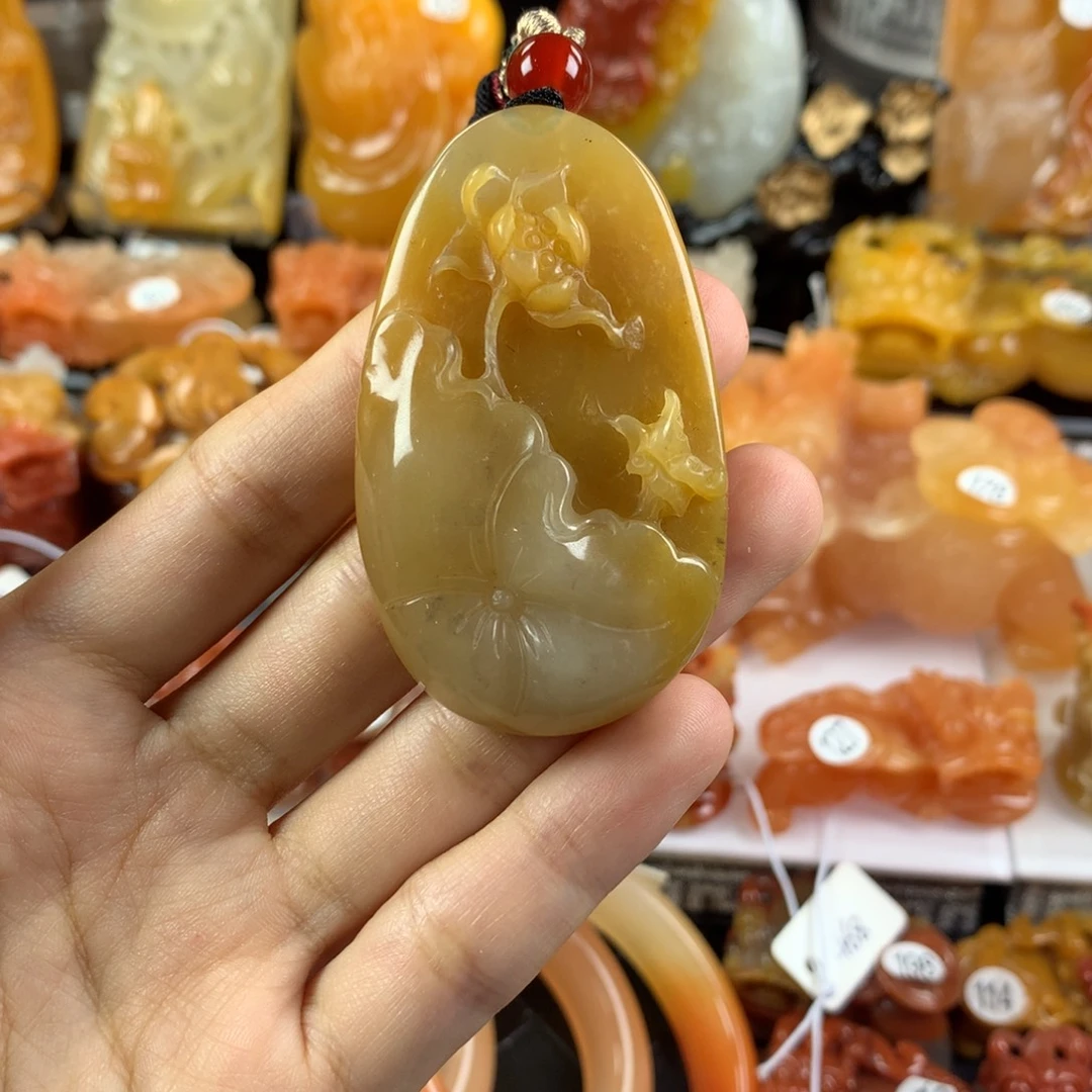 石英质玉（黄龙玉）未镶嵌挂件