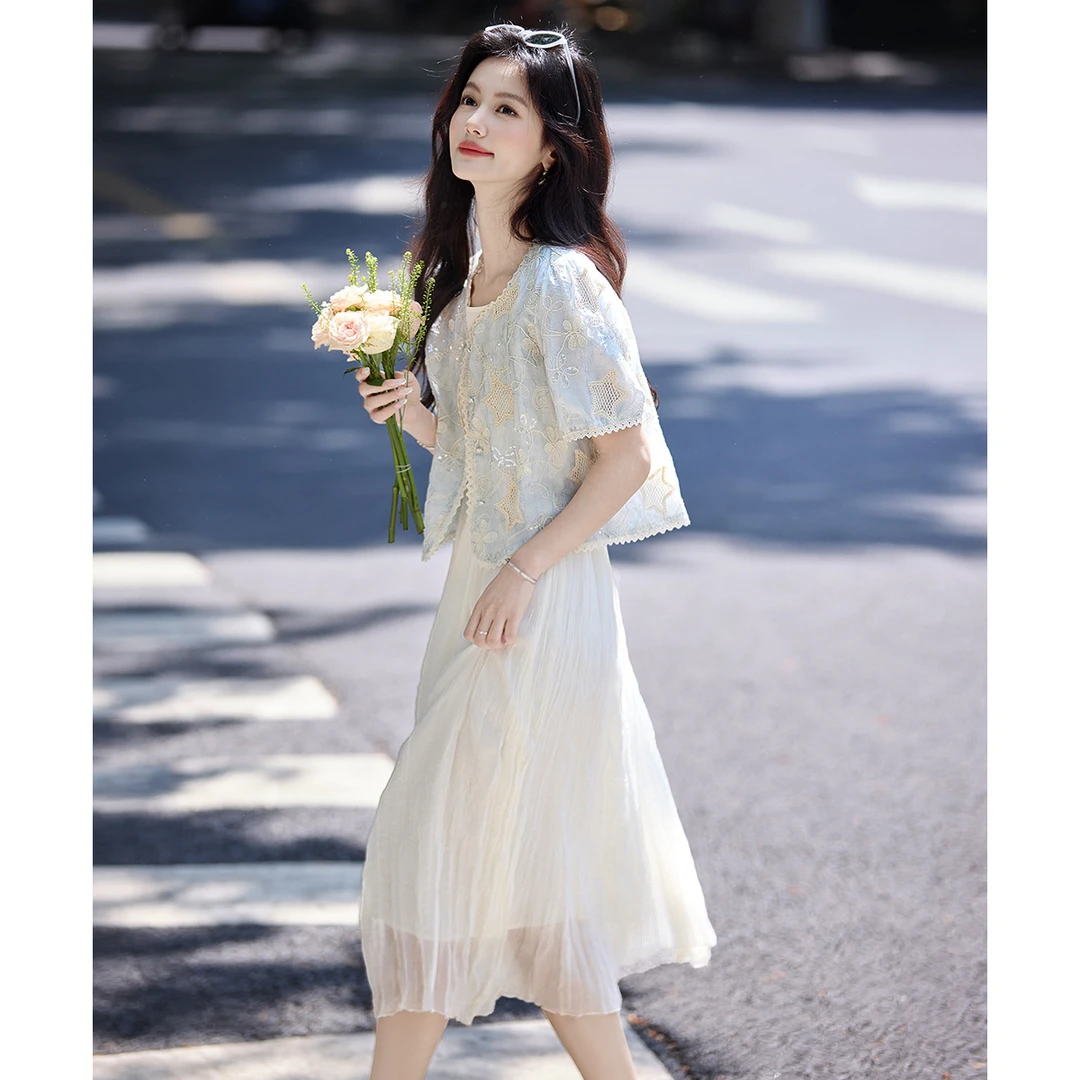 【欧若风蕾丝花边绣花小衫+小白裙两件套】25年夏新小清新套装