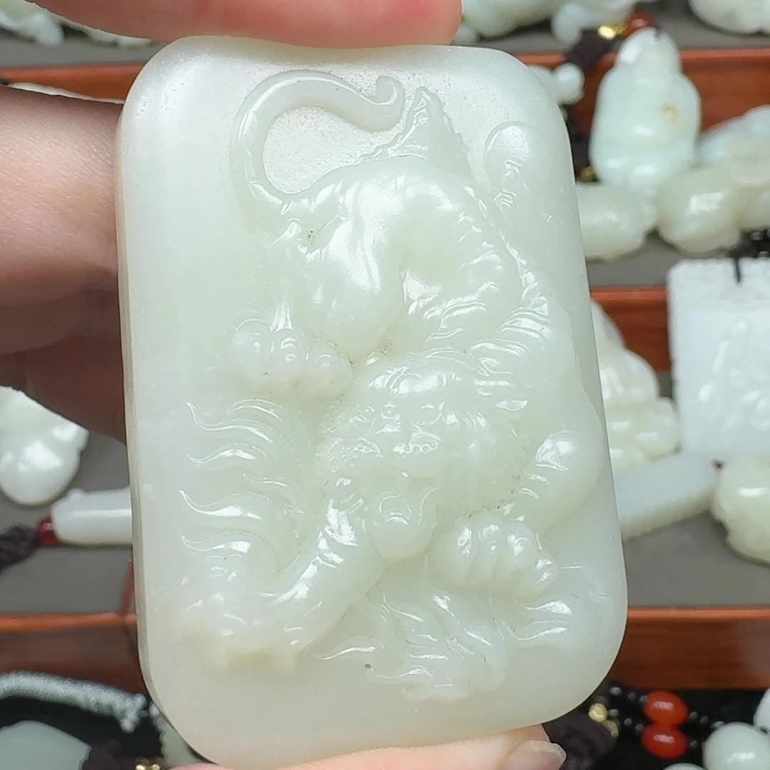 鹏***万和田玉未镶嵌把件