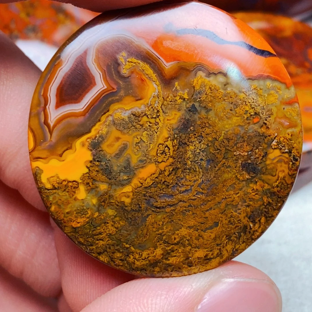 知***乐玛瑙/玉髓未镶嵌颈饰