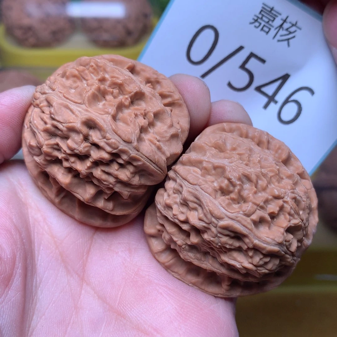 文玩核桃把件红皮球白40
