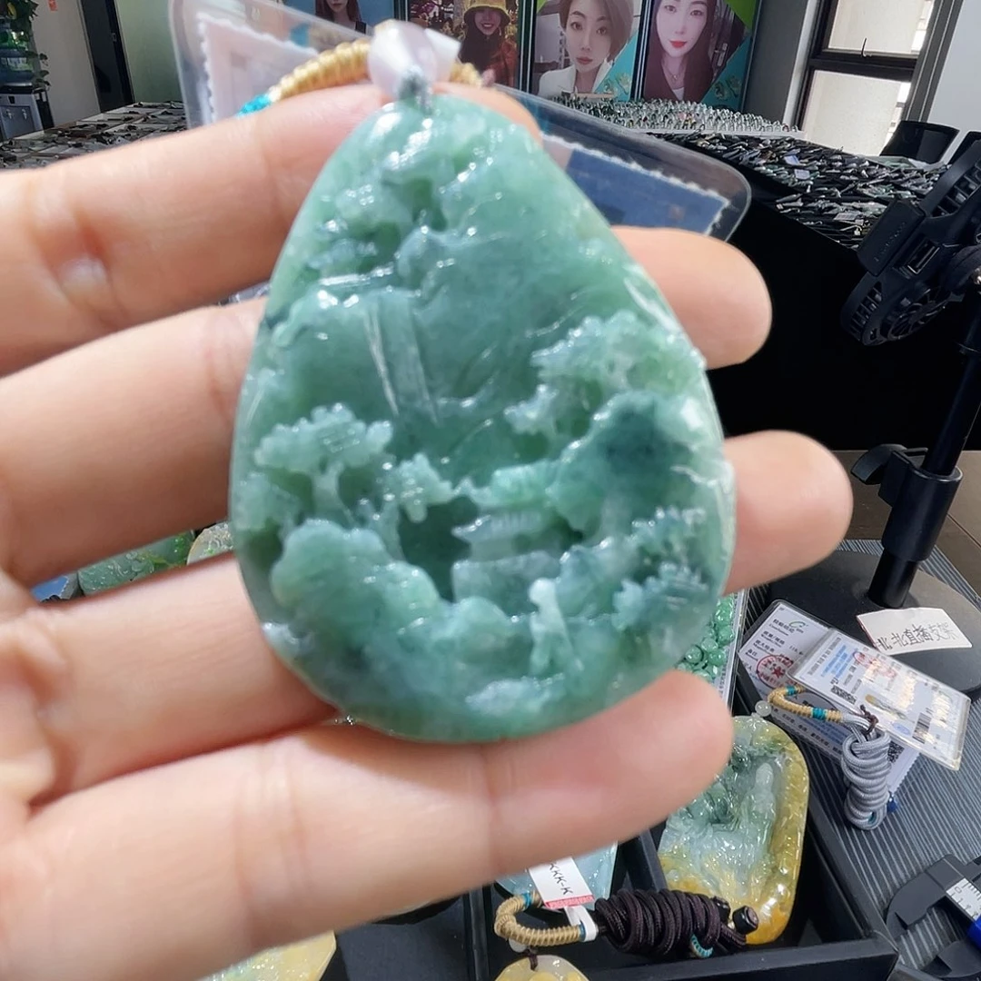 颈饰未镶嵌翡翠一个